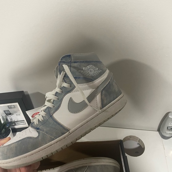 Jordan 1 Hyper Royal Size 10 - Picture 4 of 6